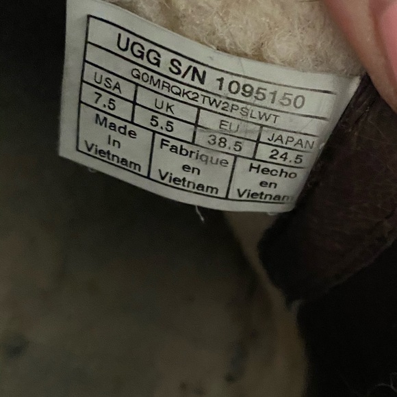 Winter UGG boots - Picture 2 of 3